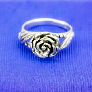 925 Sterling Silver Rose Flower Leaf Accents Vintage 3D Ring Signed